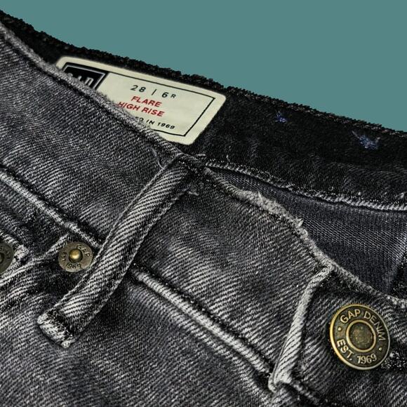 Distressed Black High Rise Flare Jeans from The Gap 28/6 - Picture 5 of 5